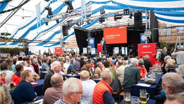 Bovenschulte widerspricht Merz in Debatte um Sozialstaat Bier und Blasmusik: Mal was anderes für den Politiker aus Bremen.