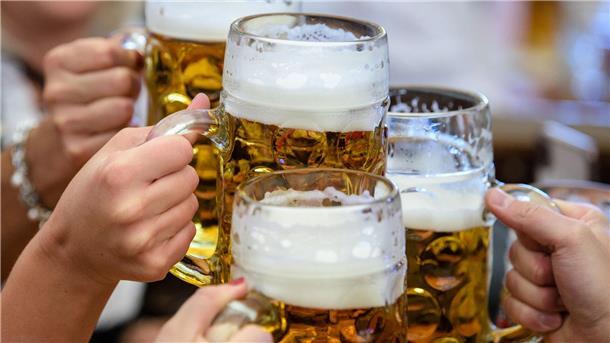Absatzeinbruch: Geschäft mit Bier läuft nicht mehr rund Bier wird in Deutschland seltener getrunken.