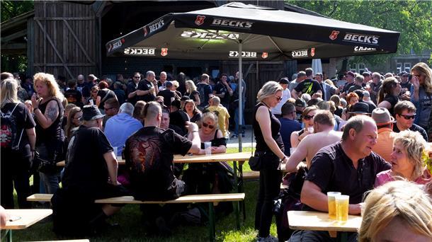 (Mit großer Bildergalerie) Harte Riffs und heiße Stimmung beim Rock House Festival (Mit großer Bildergalerie) Harte Riffs und heiße Stimmung beim Rock House Festival