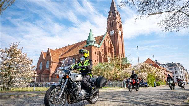 Biker-Gottesdienst in der Herz-Jesu-Kirche Eupener Straße mit anschließender Gruppen-Rundfahrt.