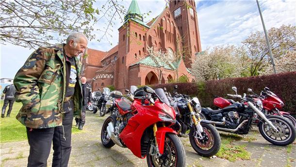 Biker-Gottesdienst in der Herz-Jesu-Kirche Eupener Straße mit anschließender Gruppen-Rundfahrt.