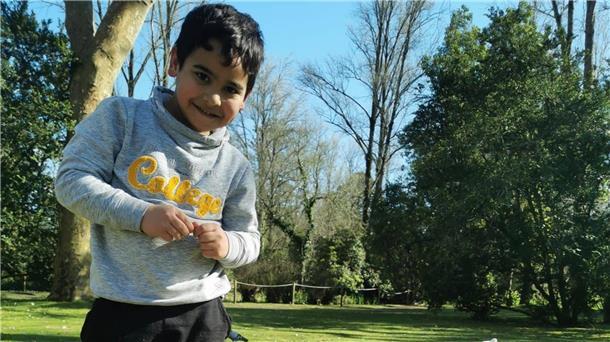 Bilal, das jüngste Familienmitglied, ist sechs Jahre alt. Er hat sein halbes Leben in Butjadingen verbracht. Die Freunde, die er hier gefunden hat, sind traurig, dass er weg ist.