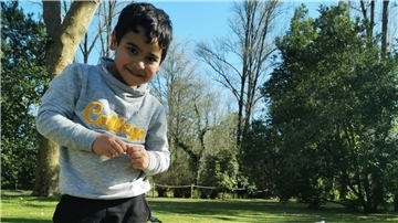 Bilal, das jüngste Familienmitglied, ist sechs Jahre alt. Er hat sein halbes Leben in Butjadingen verbracht. Die Freunde, die er hier gefunden hat, sind traurig, dass er weg ist.