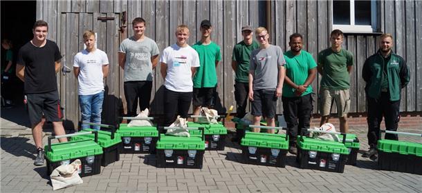 Werkzeugkoffer für angehende Dachdecker in der Wesermarsch