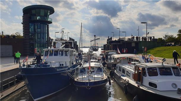 Live-Blog Weser-Parade: Lauter schöne Schiffe vor Bremerhaven