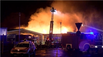 Kommentar zur Brandserie: Zeigt nicht mit dem Finger auf die Feuerwehr