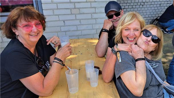 (Mit großer Bildergalerie) Harte Riffs und heiße Stimmung beim Rock House Festival (Mit großer Bildergalerie) Harte Riffs und heiße Stimmung beim Rock House Festival
