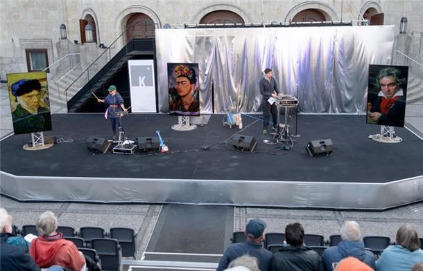 Wenn Frida Kahlo auf der Sommerbühne mit den Augen rollt