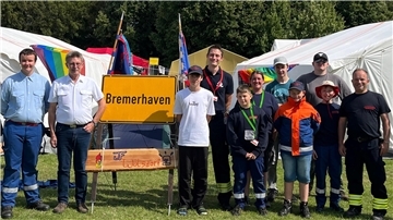 Stadtrat besucht Jugendfeuerwehren im Zeltlager in Bremen