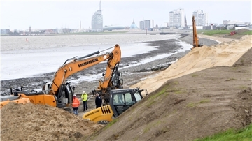 Wo der Energy Port entstehen soll, wird der Deich breiter