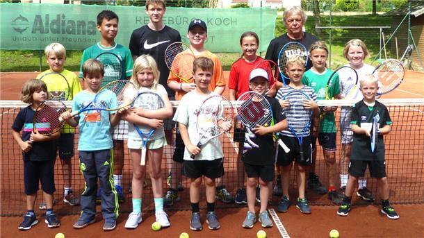 13 Loxstedter Kinder beim Schnuppertennis des TSV Düring