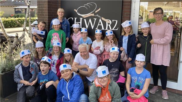 Elsdorfer Grundschüler besuchen Bäckerei Schwarz
