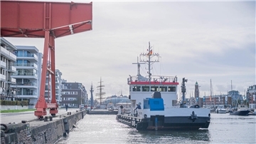 Pontons der Seebädekaje kommen ins Winterquartier