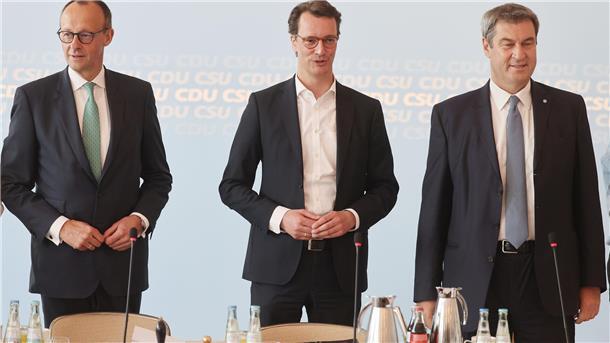 Friedrich Merz (von links), Hendrik Wüst und Markus Söder