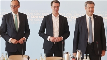 Friedrich Merz (von links), Hendrik Wüst und Markus Söder