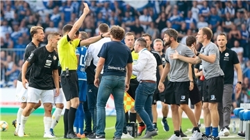 Auch ein Trainer kann jetzt Rot sehen