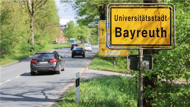 Die deutsche Polizei hat zwei Männer in Bayreuth festgenommen, die für Russland spioniert und mögliche Anschlagsziele in Deutschland ausgekundschaftet haben sollen