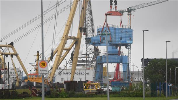 Kran bekommt auf der Lloyd Werft eine zweite Chance