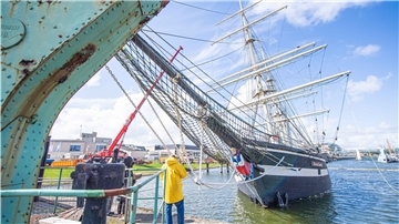 "Die Seute Deern" liegt im Alten Hafen