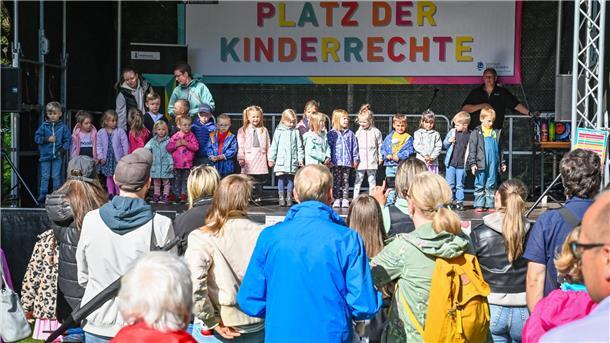 „Platz der Kinderrechte“ in Leherheide feierlich eröffnet