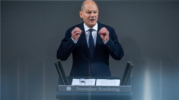  Der Kanzler versucht die Industrie-Wende