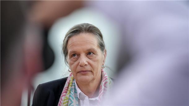 Kolhoffs Sicht: Eine Beamtin im Schussfeld der Parteien