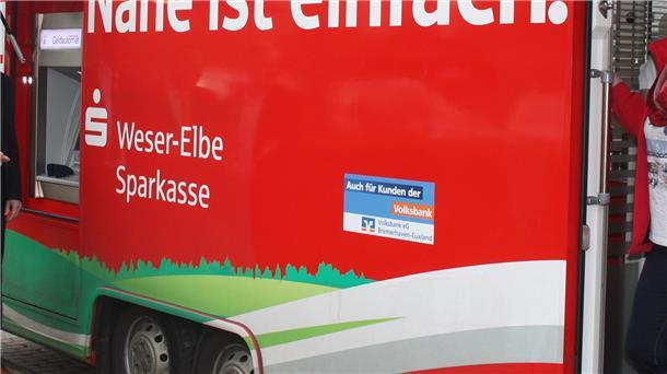 Ein Auto der Sparkasse.