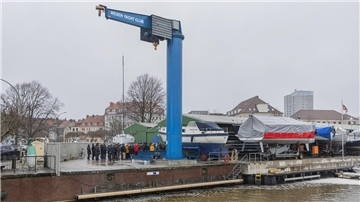 Neuer Kran für den Weser Yacht Club