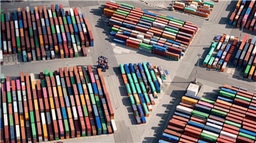 Die von Trump erlassenen Zölle werden auch die deutsche Hafenwirtschaft belasten.