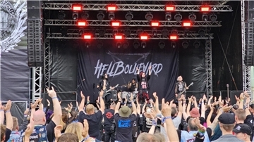 Eine Bühne beim Rockhouse-Festival