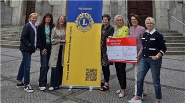Lions Club Seute Deern spendet 1.000 Euro für das Junge Theater Bremerhaven.