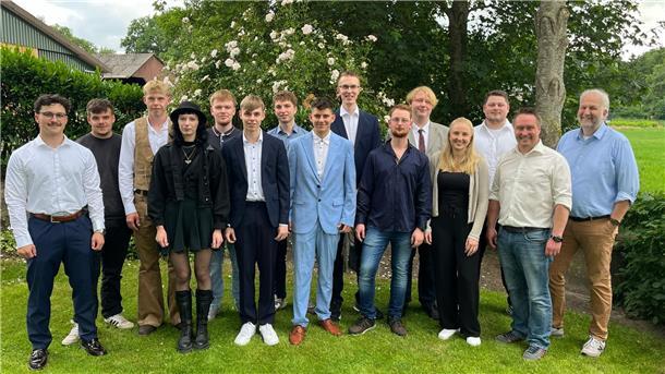 Kreishandwerkerschaft spricht Tischlergesellen frei