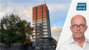 Eingerüsteter Rathausturm in Nodenham.