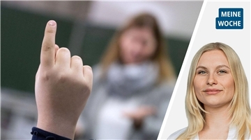 Zweigeteiltes Bild; links eine Kinderhand, die sich meldet; rechts junge Frau mit blonden Haaren.