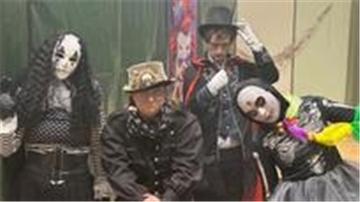 Vier gruselig verkleidete Menschen beim TSV Holßel