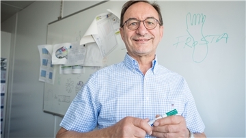 Urban Buschmann beschäftigt sich intensiv mit dem Thema Nachhaltigkeit in der Entwicklungsabteilung bei Frosta.