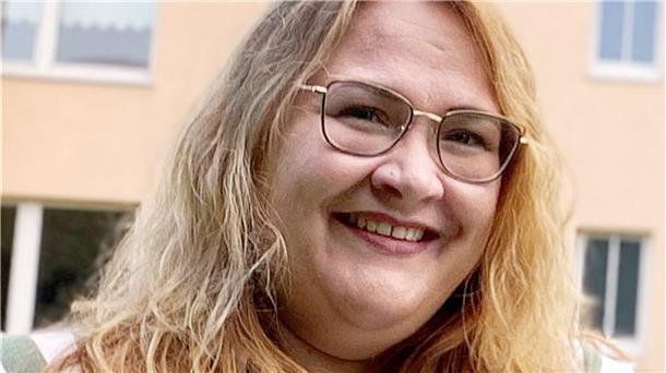 Pandemie erzeugt Bedürfnis nach Begegnung und Respekt Frau mit Brille