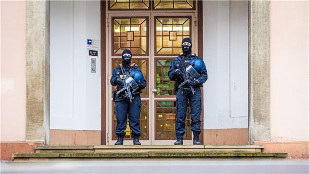 Neuer Saal für Klette-Prozess kostet Millionen Bis Ende Mai wird noch im Staatsschutzsaal des Oberlandesgerichts Celle verhandelt. (Archivbild)