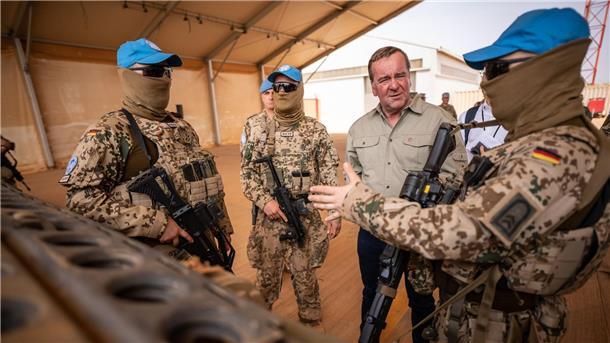 Bis Mai 2024 soll die Bundeswehr aus Mali abgezogen werden. Verteidigungsminister Boris Pistorius (SPD) sieht einen großen logistischen Aufwand.