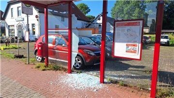 Zerstörte Bushaltestelle in Nordenham