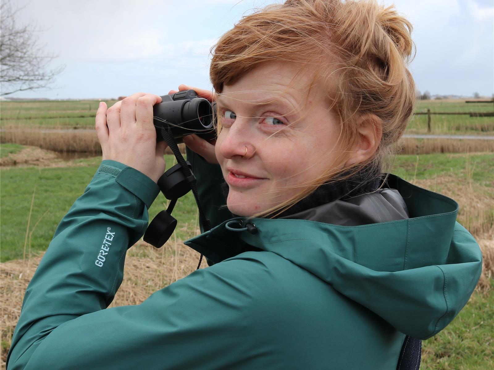 Bis Oktober ist die 15 Quadratmeter große Stelzenhütte auf der Vogelschutzinsel Trischen das Zuhause von Vogelschutzwartin Anne de Walmont.