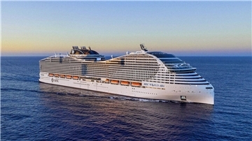 Ein Kreuzfahrtschiff. Bis zu 6.758 Passagiere finden auf der neuen „MSC World Asia“ Platz. Highlight: die längste Trockenrutsche auf See – 81 Meter purer Nervenkitzel.