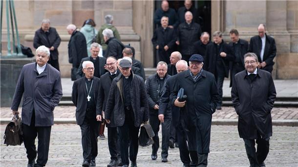 Bischöfe bei der Herbstvollversammlung der Deutschen Bischofskonferenz 2022 in Fulda: Dieses Mal kommen sie in Wiesbaden zusammen.