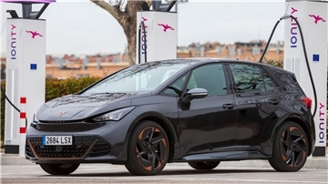 Bisher bietet die spanische VW-Tochter Elektro-Autos ausschließlich unter der 2018 aufgelegten Tochtermarke Cupra an - preislich liegt die deutlich über Seat.