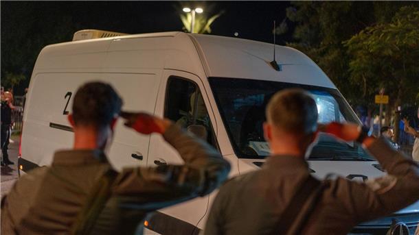 Bericht: Israel fordert Fortschritte bei Rückgabe von Toten Bisher übergab die Hamas nur vier Särge. Laut Vereinbarung soll sie jedoch alle 28 toten Geiseln zurückgeben. (Archivbild)