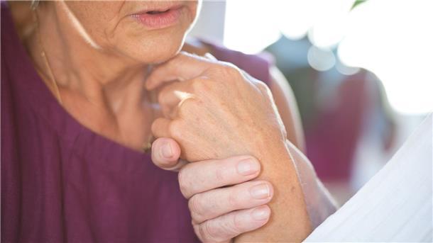 Antikörper Lecanemab: Wie er wirkt und wem er helfen kann Bisherige Alzheimer-Therapien behandeln nur Symptome der Krankheit, nicht ursächliche Prozesse im Gehirn. (Archivbild)