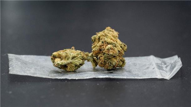 Schizophrenien bei Männern häufig durch Cannabis-Missbrauch Bisherige Studien hatten bereits gezeigt, dass Cannabiskonsumstörungen mit schweren psychischen Erkrankungen einhergehen können.