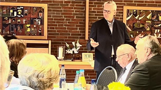 Björn Thümler sprach jetzt vor dem Bürgerverein Strohausen. 