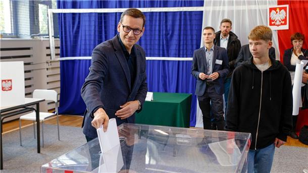 Bleibt er im Amt? Polens Ministerpräsident Mateusz Morawiecki wählt in der Hauptstadt.