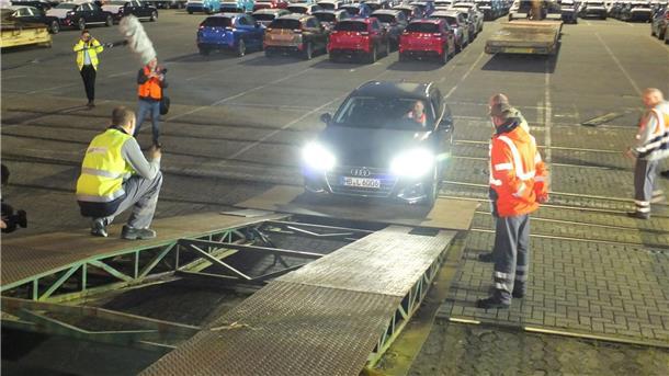 BLG Logistics hat erfolgreich den Einsatz der Weserfähre für Neuwagentransport getestet.